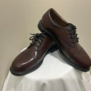 DOCKERS Oxford Mens Lace-up Shoes in classic Cordovan color NWOB Size 11W